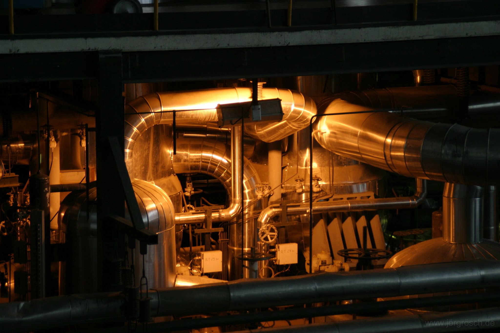 20061020 kraftwerk.jpg - Kraftwerk Nikola Tesla, Belgrad/Београд - Detailaufnahme